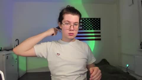 Snapshot of derek_shameless chatting on 12.02.25 Derek online show from 12.02.25