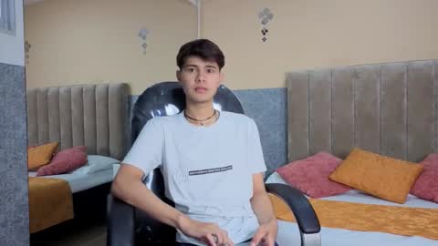 Snapshot of derek_sinn chatting on 02.08.26 derek_sinn online show from 02.08.26