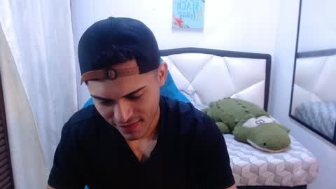 D E R E K online show from 04.07.26