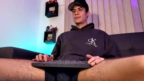 Derek independent model  online show from 10.11.25