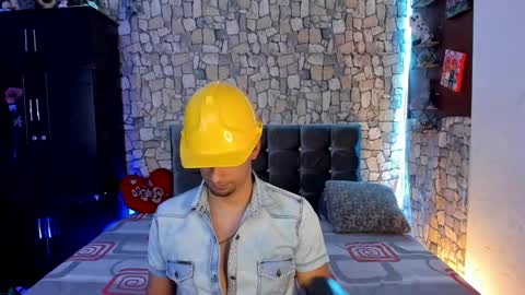 DEREKK   online show from 01.21.25