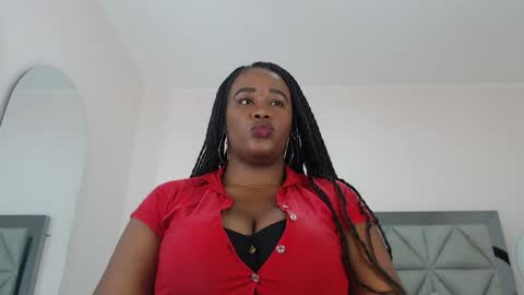 Snapshot of deris_reyes chatting on 05.13.26 deris_reyes online show from 05.13.26