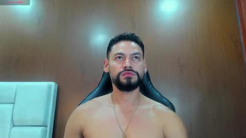 DerryBigger CM online show from 09.26.25