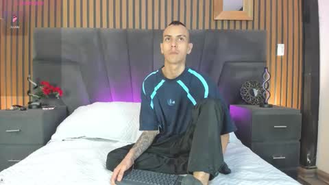 Snapshot of derrymeyers chatting on 11.03.25 derrymeyers online show from 11.03.25