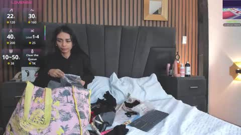 Snapshot of derrymeyers chatting on 11.14.25 derrymeyers online show from 11.14.25