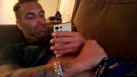 Snapshot of desertan20 chatting on 10.06.25 Tall and Handsome online show from 10.06.25