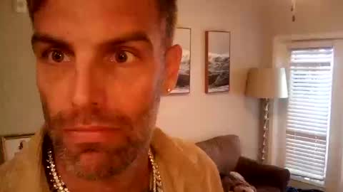 Snapshot of desertan20 chatting on 10.12.25 Tall and Handsome online show from 10.12.25