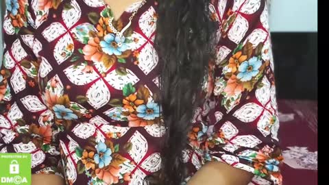 Snapshot of desicoupleshow chatting on 01.06.25 Eva and Adam online show from 01.06.25