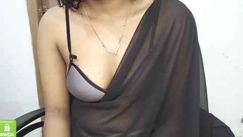 Snapshot of desicoupleshow chatting on 01.28.25 Eva and Adam online show from 01.28.25