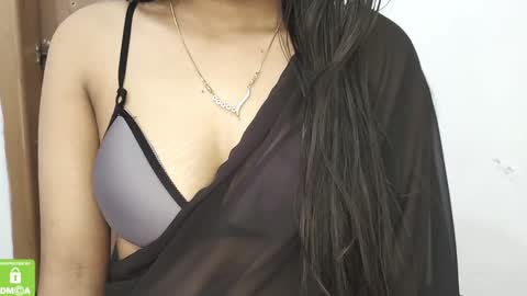 Snapshot of desicoupleshow chatting on 01.28.25 Eva and Adam online show from 01.28.25