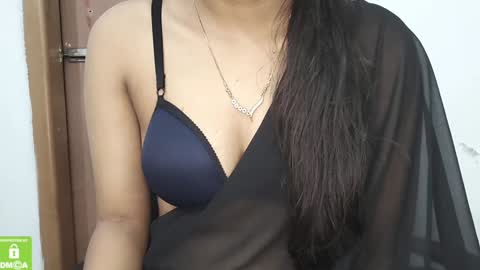 Snapshot of desicoupleshow chatting on 02.02.25 Eva and Adam online show from 02.02.25