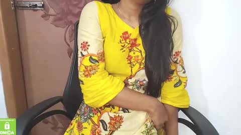 Snapshot of desicoupleshow chatting on 03.01.25 Eva and Adam online show from 03.01.25