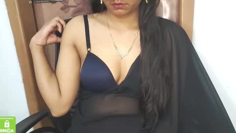 Snapshot of desicoupleshow chatting on 03.02.25 Eva and Adam online show from 03.02.25