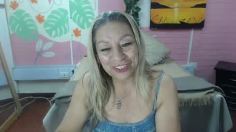 Snapshot of desire_latin chatting on 06.24.26 VALERIA online show from 06.24.26