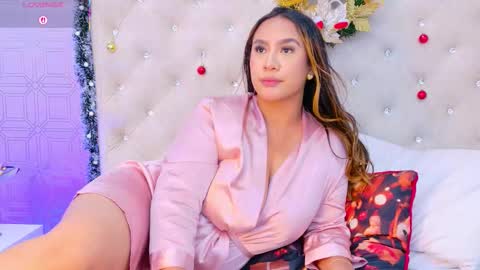 Sara Desire online show from 11.30.25