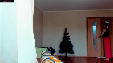 Snapshot of desired_zoya chatting on 12.16.25 desired zoya online show from 12.16.25