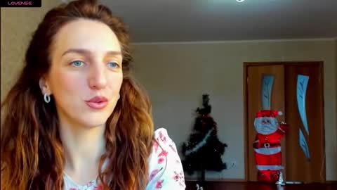 Snapshot of desired_zoya chatting on 12.23.25 desired zoya online show from 12.23.25