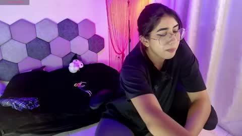 TORI AND MR. BEAR online show from 04.13.26