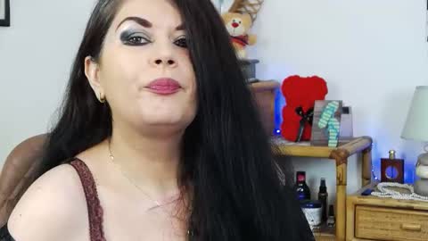 HellenMoon online show from 11.14.25