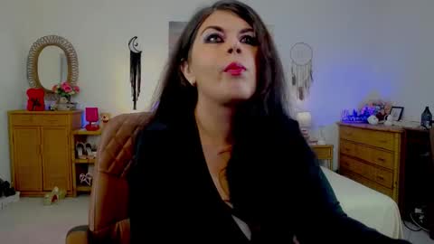 HellenMoon online show from 05.19.26