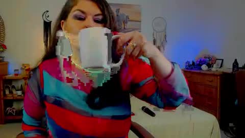 HellenMoon online show from 06.04.26