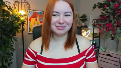 Snapshot of desirelayla chatting on 11.14.25 LAYLA online show from 11.14.25