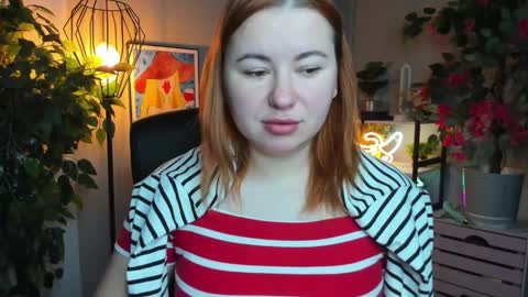 Snapshot of desirelayla chatting on 11.18.25 LAYLA online show from 11.18.25