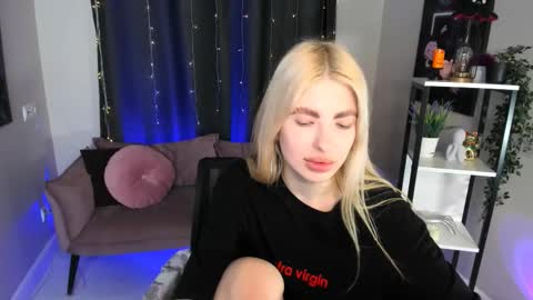 desperate_ramona online show from 11.13.25