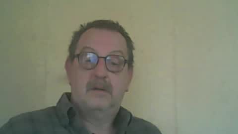 Snapshot of destelp chatting on 04.27.26 destelp online show from 04.27.26