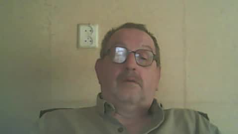 Snapshot of destelp chatting on 05.23.26 destelp online show from 05.23.26