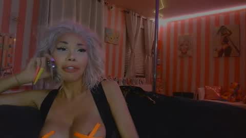 Snapshot of destiny_702 chatting on 11.09.25 IMMACULATE BEAUTY online show from 11.09.25