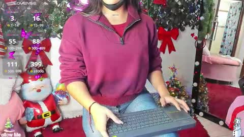 Snapshot of destinyhills_ chatting on 12.15.25 Destiny online show from 12.15.25