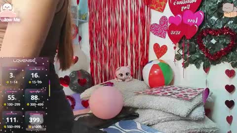 Snapshot of destinyhills_ chatting on 02.13.26 Destiny online show from 02.13.26