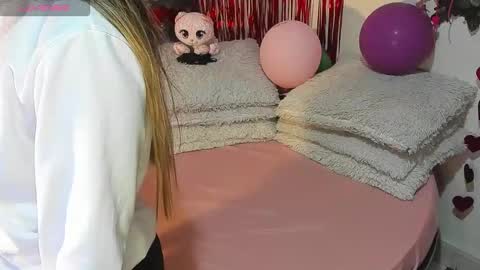 Snapshot of destinyhills_ chatting on 02.21.26 Destiny online show from 02.21.26