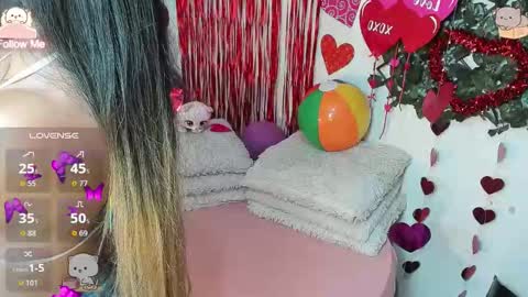 Snapshot of destinyhills_ chatting on 02.24.26 Destiny online show from 02.24.26