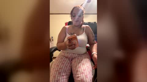 Snapshot of detroitredbone chatting on 04.08.26 detroitredbone online show from 04.08.26