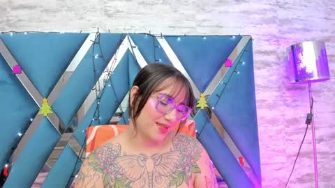 Deva Blue online show from 12.11.24