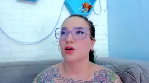 Deva Blue online show from 02.11.25