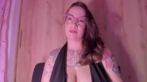 Deva Blue online show from 09.11.25