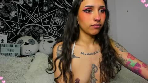 Snapshot of devadoll chatting on 02.01.25 Gi HELP ME REACH 50 THUMPS UP 3 online show from 02.01.25