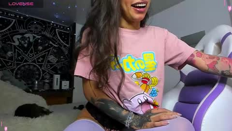 Snapshot of devadoll chatting on 02.24.25 Gi HELP ME REACH 50 THUMPS UP 3 online show from 02.24.25