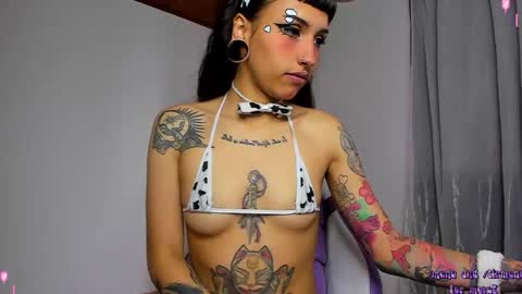 Snapshot of devadoll chatting on 09.17.25 Gi HELP ME REACH 50 THUMPS UP 3 online show from 09.17.25