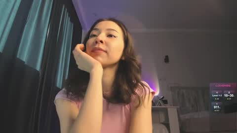 Snapshot of devaivy chatting on 09.25.25 Deva online show from 09.25.25