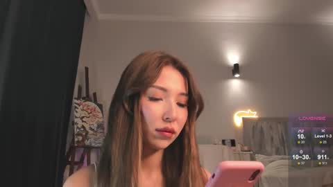 Snapshot of devaivy chatting on 10.30.25 Deva online show from 10.30.25