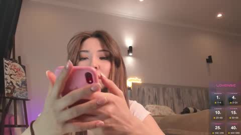 Snapshot of devaivy chatting on 11.08.25 Deva online show from 11.08.25