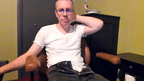 Snapshot of devas11 chatting on 10.14.25 Devas online show from 10.14.25