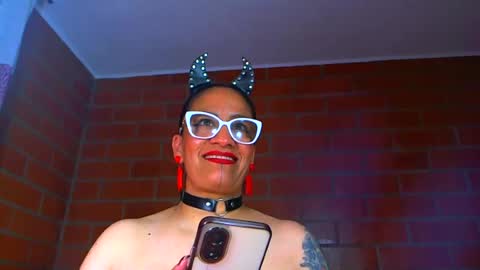 Snapshot of devil_taylorx chatting on 06.25.26 devil_taylorx online show from 06.25.26