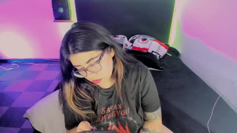  L I NA  online show from 01.19.25