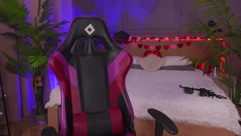 devilinee online show from 02.05.25