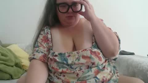 Snapshot of devilschick chatting on 10.29.25 DevilsChick -- OF  online show from 10.29.25